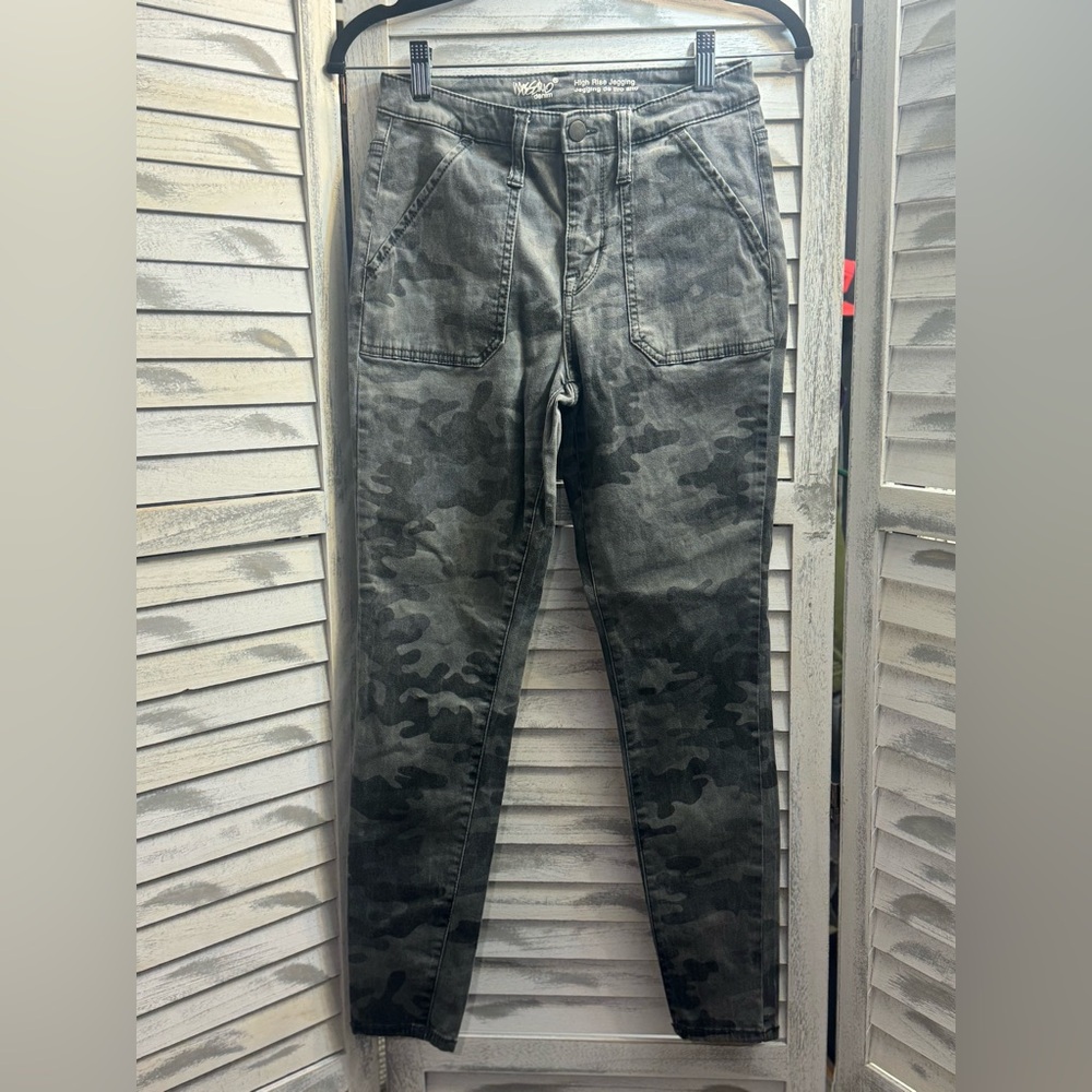 Gorgeous used once ☝🏽 Camo Jeggings (Skinny) 🩶🖤 by Mossimo